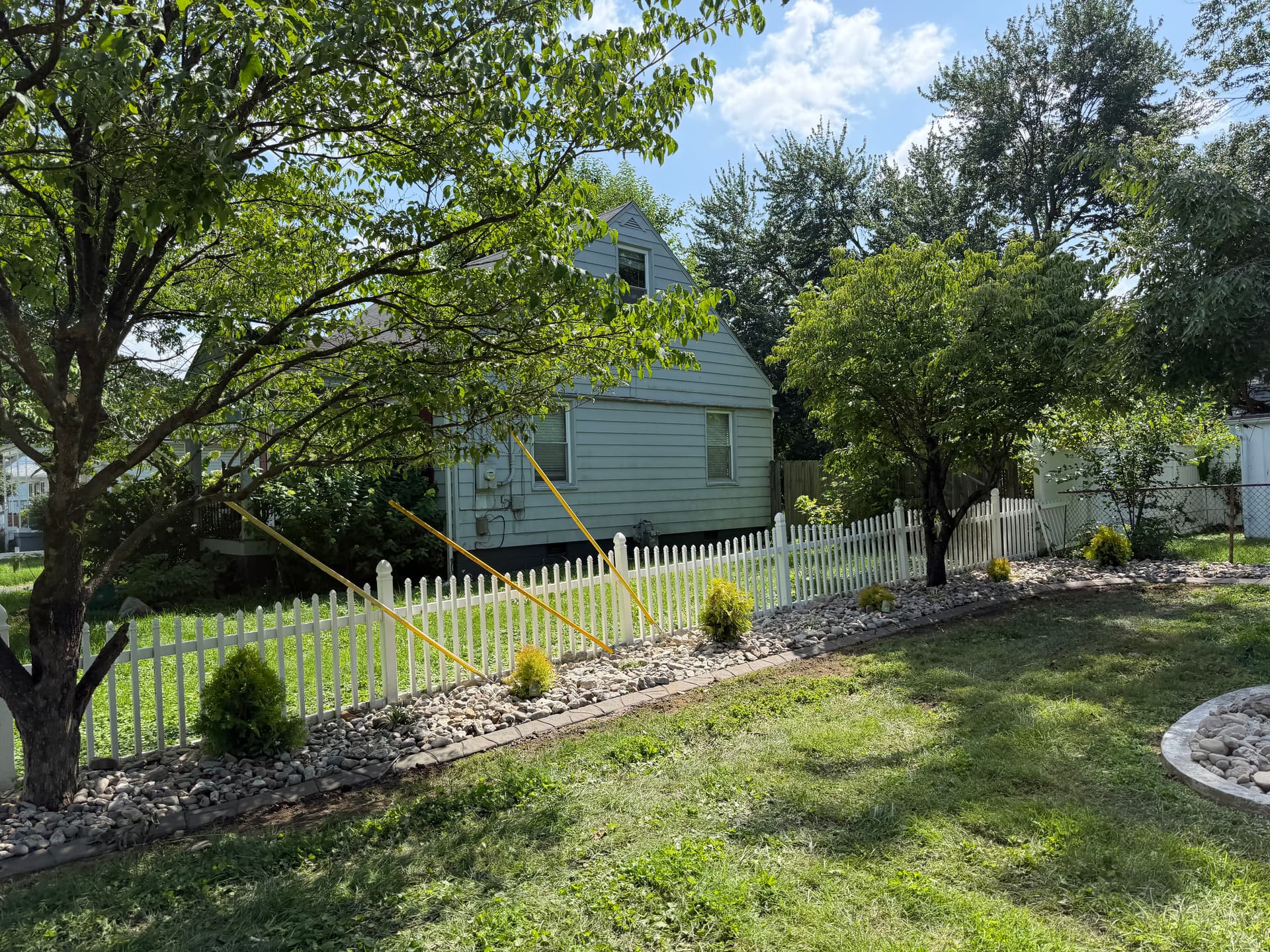 Gallery photos for Full Front Yard Landscape Renovation with Rock Beds and Clean Edging: Image #3